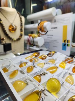 Chính sách mua bán kiểm hàng